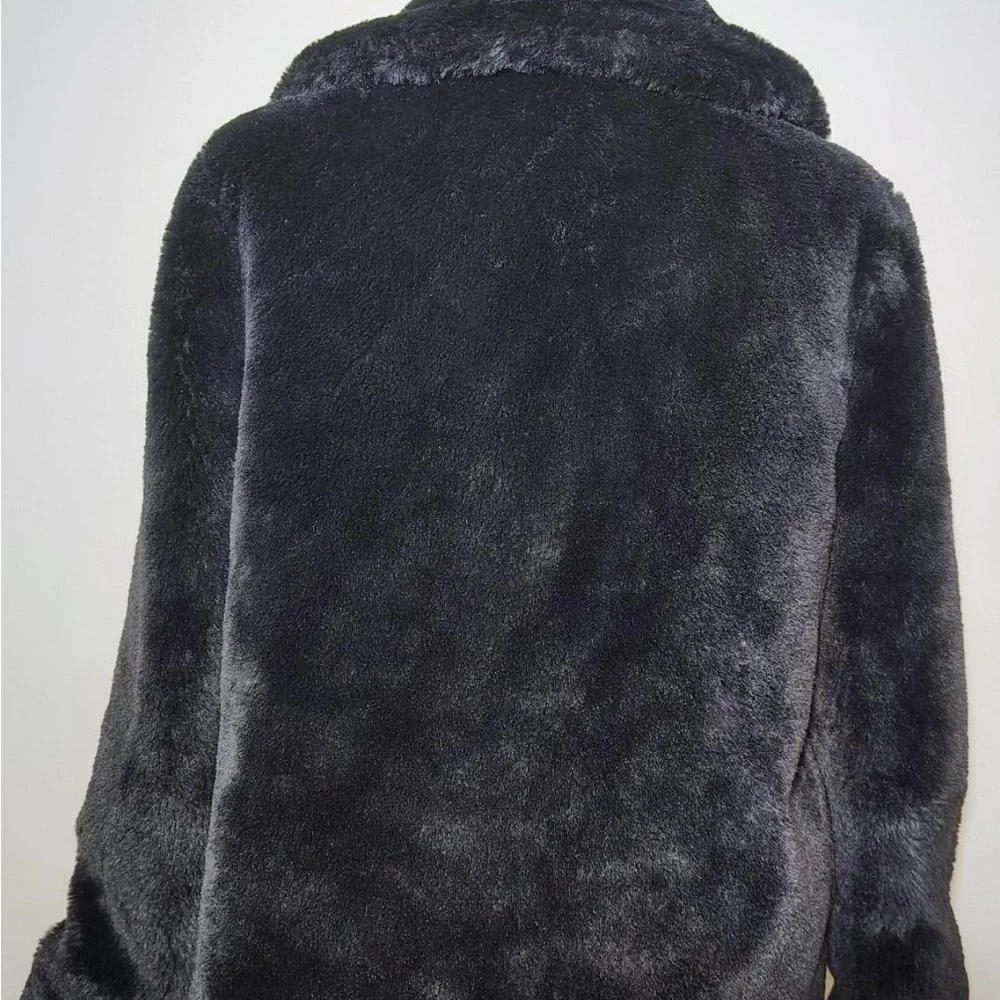 Luxurious Black Faux Fur Coat - Picture 5 of 9